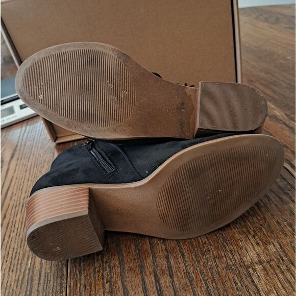 8.5 Amazon Essentials Black Ankle Boot Bootie Shoes - Picture 4 of 12